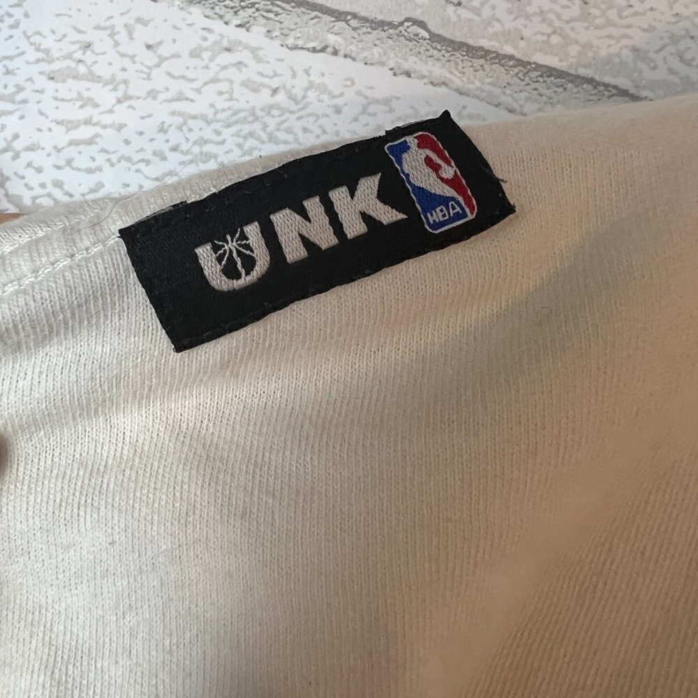UNK NBA Boston Celtics Cream T-Shirt White Shamrock Men's Size L RARE - Picture 5 of 8